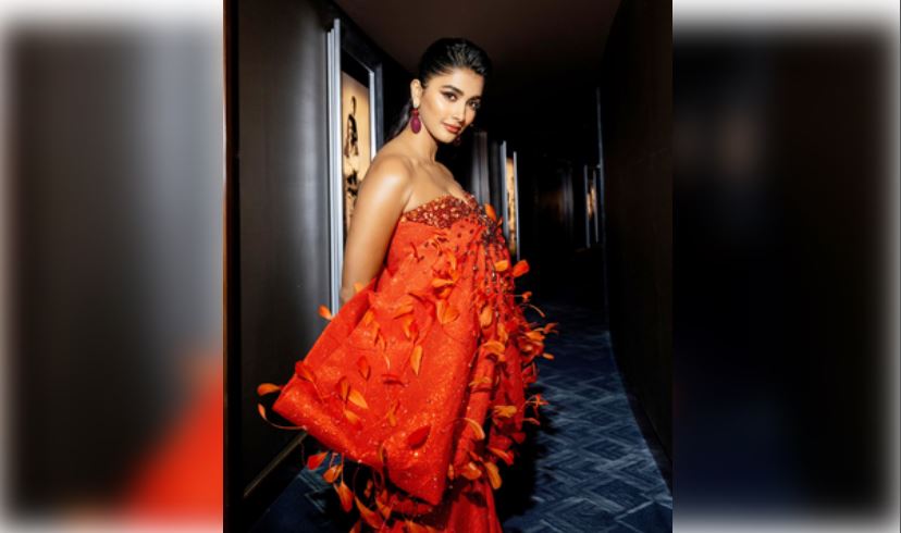 Pooja Hegde enjoys performing on fans favourite songs mastram